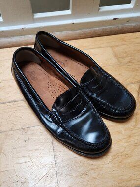 G.H. Bass Black Leather Penny Loafers Shoes / 7